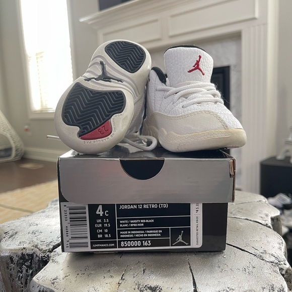 Jordan 12 Retro *Mint Condition* - Picture 5 of 5
